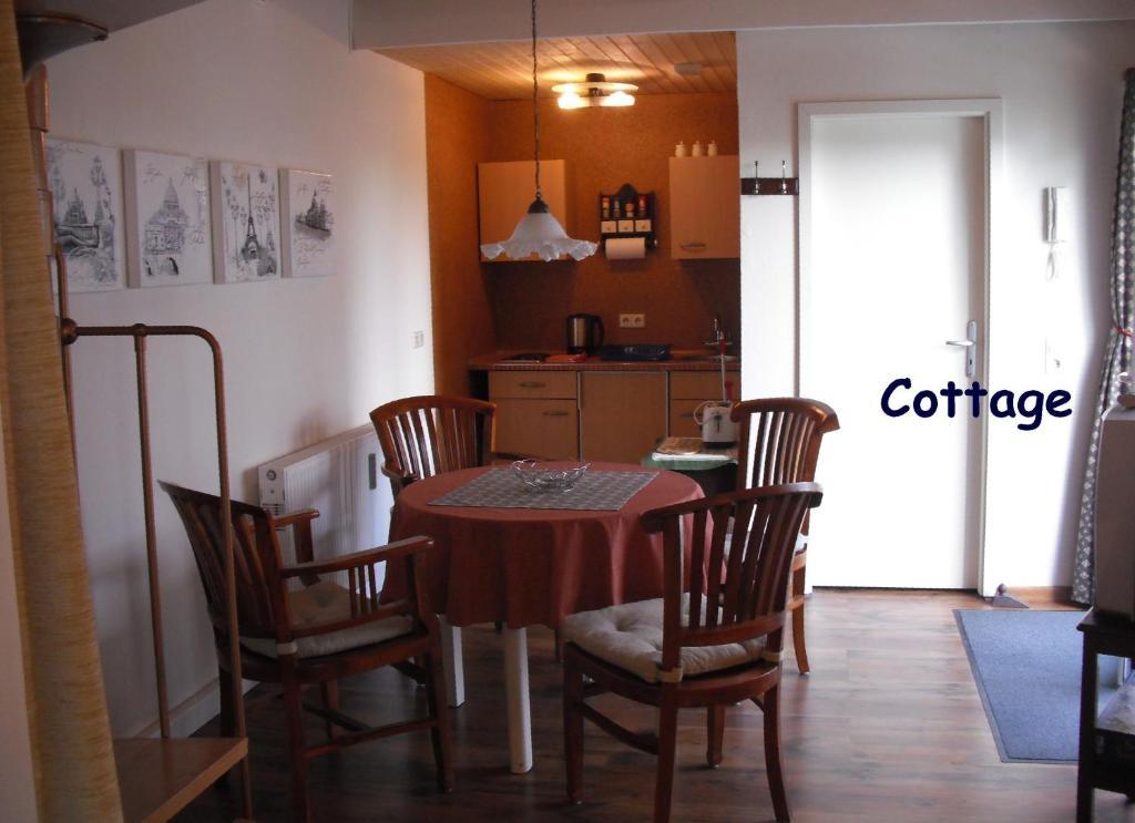 City-Ferienwohnungen-Dresden - Zentral Gelegen Im Haus Louisenstrasse 11 - Dresden-Neustadt Szoba fotó